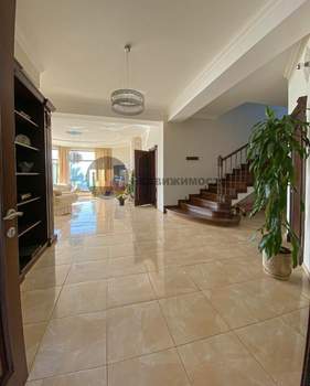 Дом 469м², 2-этажный, участок 32 сот.  