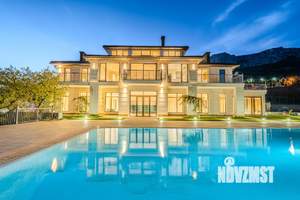 Дом 1551м&sup2;, 3-этажный, участок 48 сот.  