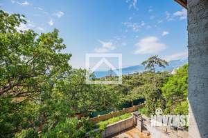 Дом 515м&sup2;, 3-этажный, участок 30 сот.  