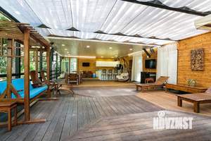 Дом 425м&sup2;, 3-этажный, участок 23 сот.  