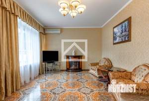 Дом 352м&sup2;, 3-этажный, участок 10 сот.  