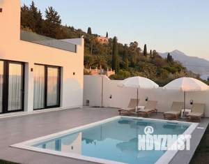 Дом 300м&sup2;, 2-этажный, участок 4 сот.  