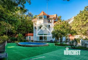 Дом 280м&sup2;, 3-этажный, участок 22 сот.  