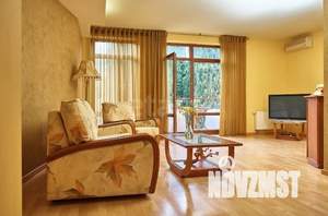 Дом 1136м&sup2;, 4-этажный, участок 120 сот.  