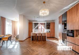 Дом 463м&sup2;, 2-этажный, участок 21 сот.  