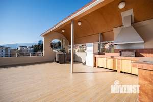 Дом 626м&sup2;, 4-этажный, участок 8 сот.  