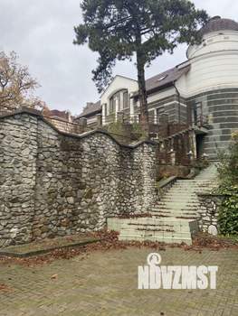 Дом 800м², 3-этажный, участок 12 сот.  