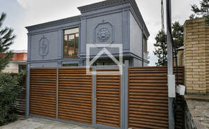 Дом 293м&sup2;, 3-этажный, участок 9 сот.  