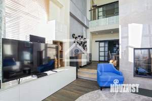 Дом 521м&sup2;, 2-этажный, участок 30 сот.  