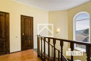 Дом 286м&sup2;, 3-этажный, участок 6 сот.  