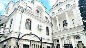 Коттедж 512м&sup2;, 3-этажный, участок 4 сот.  