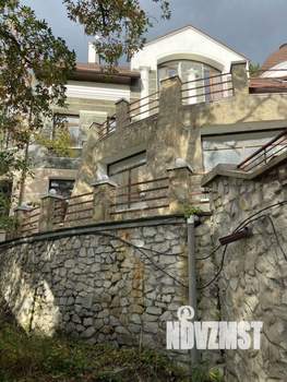 Дом 800м², 3-этажный, участок 12 сот.  