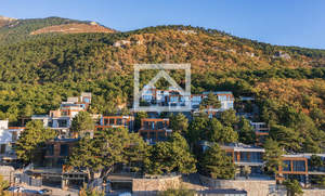 Дом 153м&sup2;, 3-этажный, участок 2 сот.  