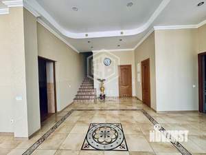 Дом 626м&sup2;, 4-этажный, участок 9 сот.  