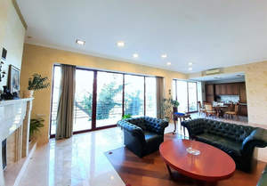 Дом 293м&sup2;, 3-этажный, участок 4 сот.  