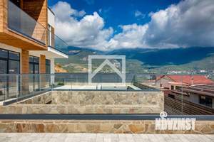 Дом 240м&sup2;, 3-этажный, участок 4 сот.  