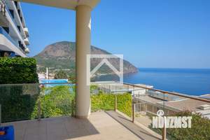 Дом 820м&sup2;, 3-этажный, участок 8 сот.  