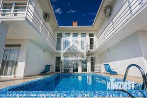 Дом 440м&sup2;, 3-этажный, участок 7 сот.  