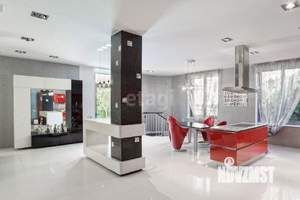 Дом 350м&sup2;, 2-этажный, участок 9 сот.  