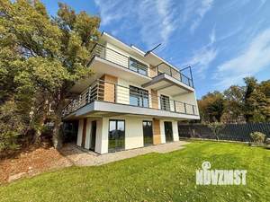 Дом 326м², 3-этажный, участок 8 сот.  