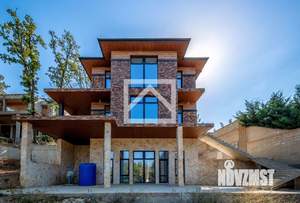 Дом 270м&sup2;, 3-этажный, участок 5 сот.  