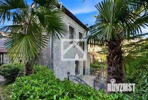 Дом 320м&sup2;, 3-этажный, участок 10 сот.  