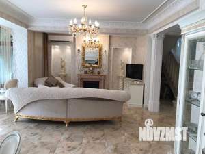 Дом 300м², 3-этажный, участок 6 сот.  