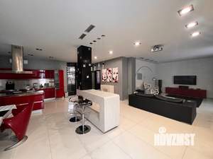 Дом 350м², 2-этажный, участок 9 сот.  