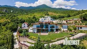 Дом 555м&sup2;, 2-этажный, участок 30 сот.  