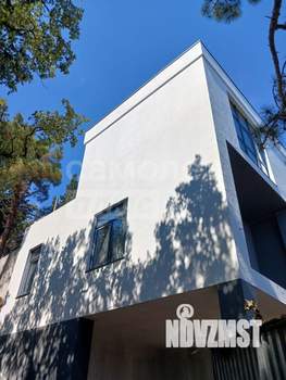 Дом 235м², 3-этажный, участок 5 сот.  