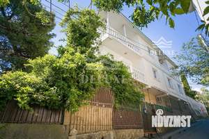 Дом 270м&sup2;, 3-этажный, участок 3 сот.  