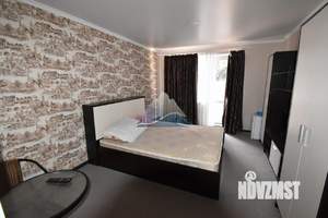 Дом 400м&sup2;, 3-этажный, участок 7 сот.  