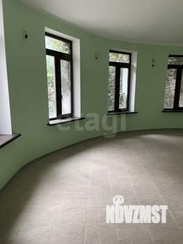 Дом 800м², 3-этажный, участок 12 сот.  