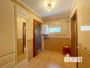 Дом 279м², 3-этажный, участок 8 сот.  