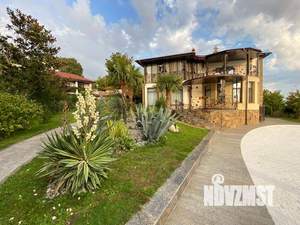 Коттедж 622м&sup2;, 3-этажный, участок 30 сот.  