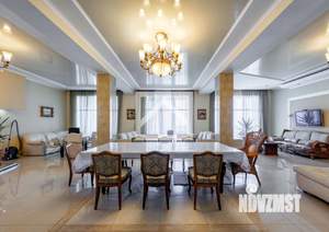 Дом 746м&sup2;, 4-этажный, участок 10 сот.  