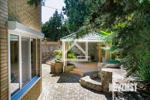 Дом 400м&sup2;, 2-этажный, участок 20 сот.  