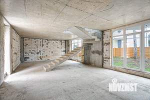 Дом 245м&sup2;, 3-этажный, участок 5 сот.  