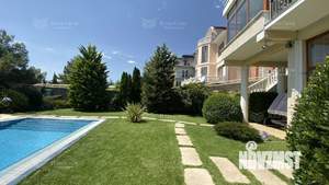 Дом 530м&sup2;, 4-этажный, участок 10 сот.  