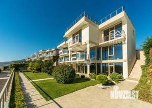 Дом 800м&sup2;, 3-этажный, участок 8 сот.  