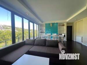 Дом 236м&sup2;, 3-этажный, участок 8 сот.  