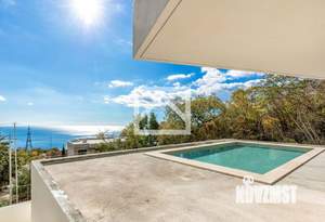 Дом 545м&sup2;, 3-этажный, участок 10 сот.  