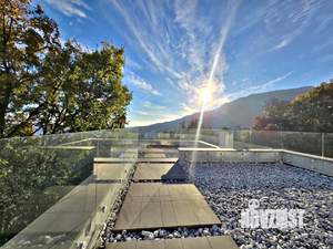 Дом 700м&sup2;, 3-этажный, участок 12 сот.  