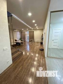 Дом 240м², 2-этажный, участок 10 сот.  