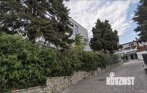 Коттедж 1400м&sup2;, 3-этажный, участок 21 сот.  