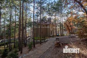 Дом 266м&sup2;, 3-этажный, участок 20 сот.  