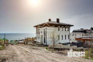 Дом 271м², 3-этажный, участок 0 сот.  