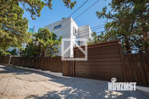 Дом 240м&sup2;, 3-этажный, участок 3 сот.  