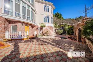 Дом 365м&sup2;, 4-этажный, участок 10 сот.  