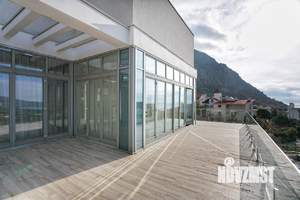 Дом 447м², 3-этажный, участок 15 сот.  